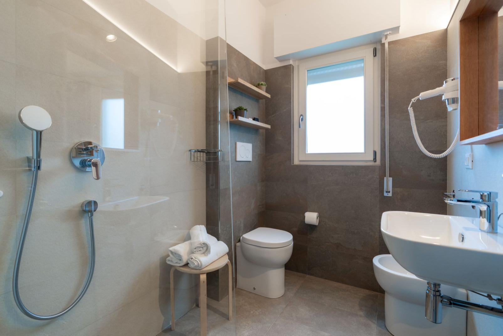 media.BAGNO DOPPIA PLUS CON FINESTRA (1) 1